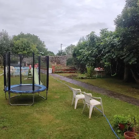 Сasa de vacaciones Casa Grande Con Jardin Santa Cruz De Bezana