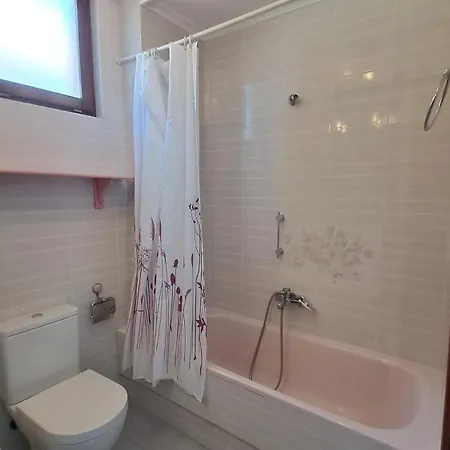 Casa Grande Con Jardin Hébergement de vacances *