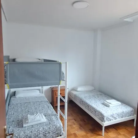 Casa Grande Con Jardin Hébergement de vacances *