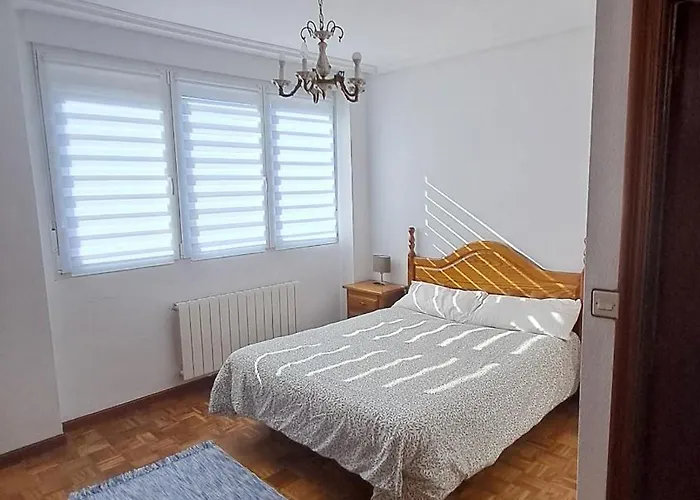 Casa Grande Con Jardin Holiday home *