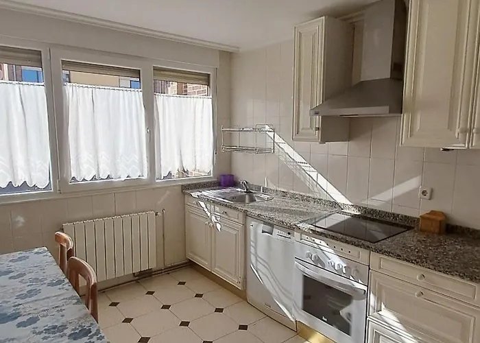 Casa Grande Con Jardin