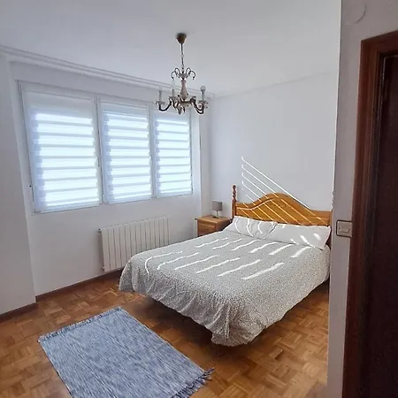Casa Grande Con Jardin Holiday home *