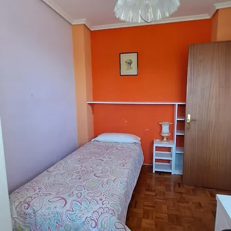 Casa Grande Con Jardin