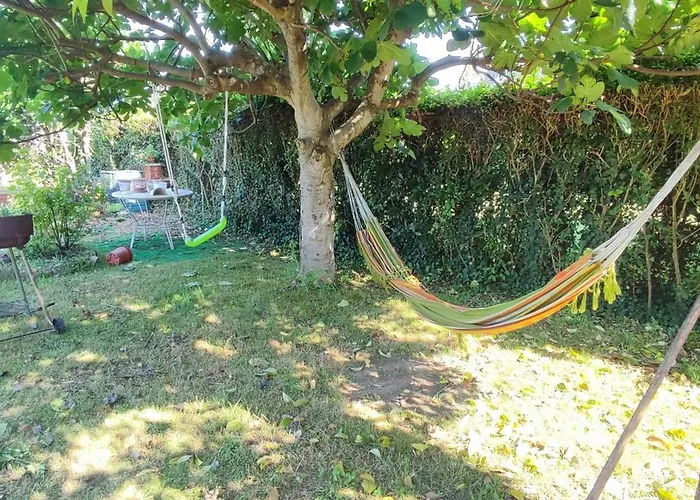 Casa Grande Con Jardin